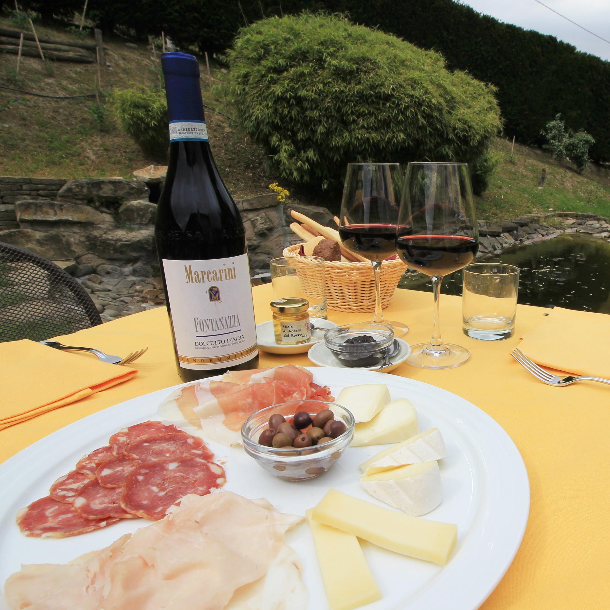 Casa di campagna Marcarini Neviglie